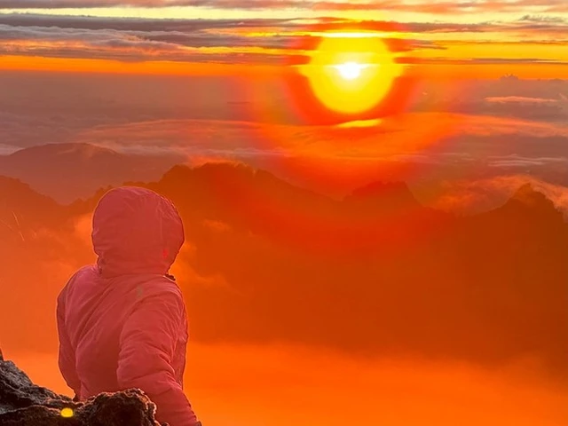 Watch the African Sunrise on Point Lenana, Mount Kenya